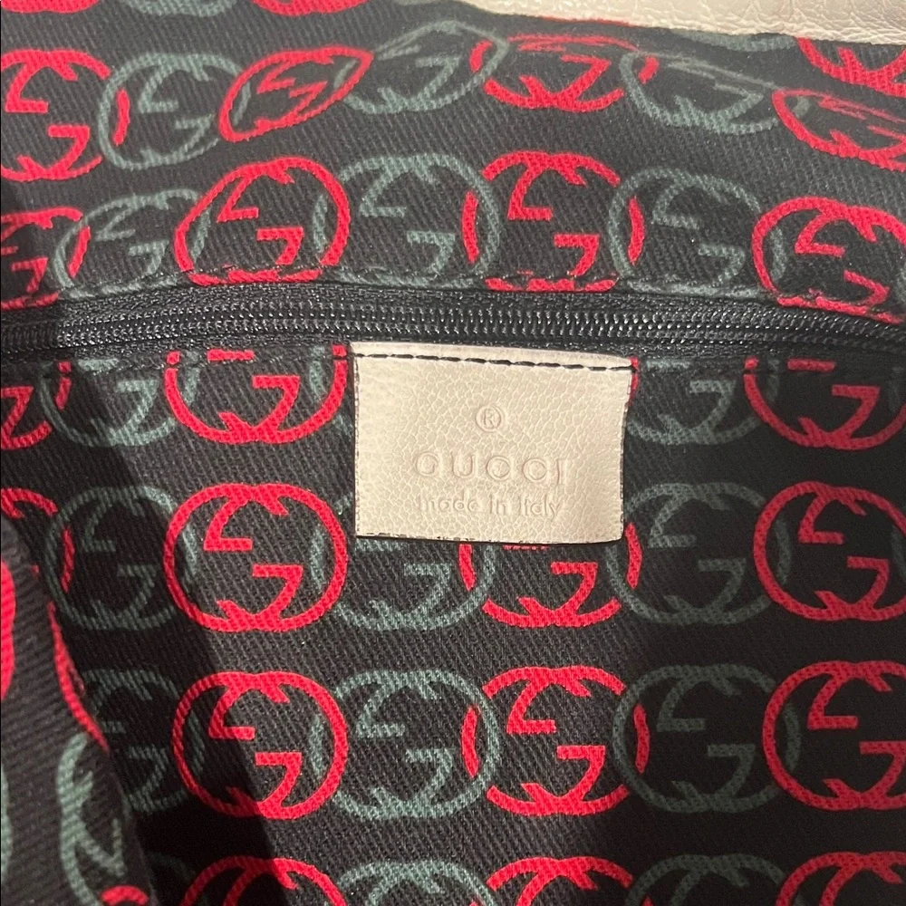 Authentic Gucci White Leather Hobo Bag - Picture 4 of 11